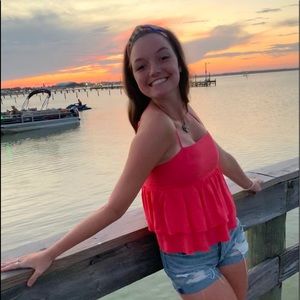 Meet your Posher, Lauren